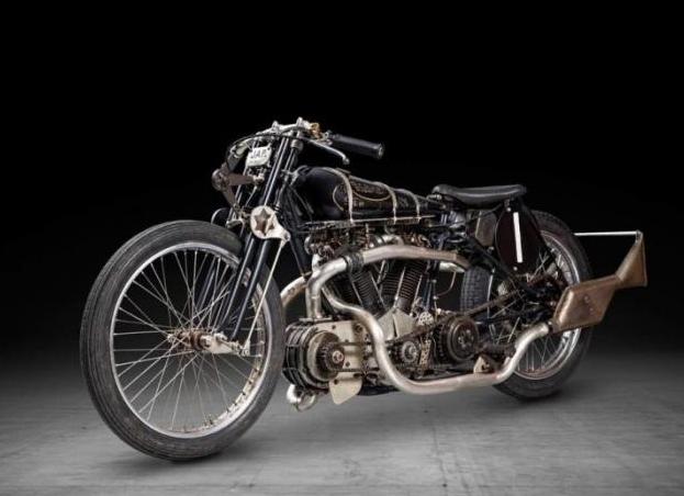 Brough Superior SS100 репродукция от Эвана Кэмерона
